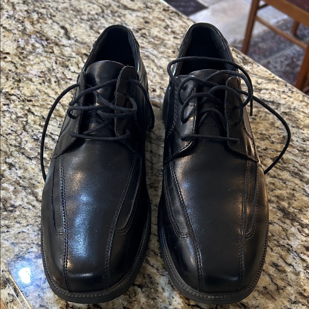 Clarks Black Leather Men's Oxfords XTR Lite New Condition